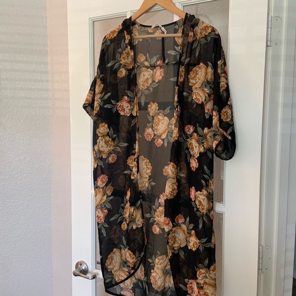3/$30 Floral and Black Kimono Cardigan